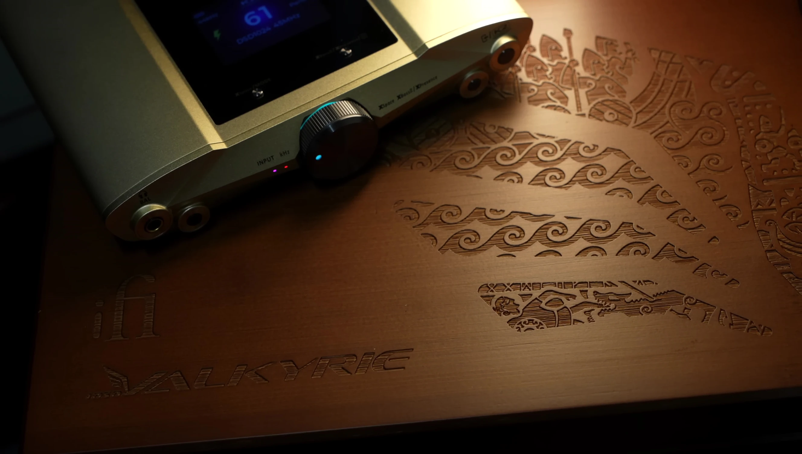Image of the iFi Valkyrie's wooden inner box packaging.