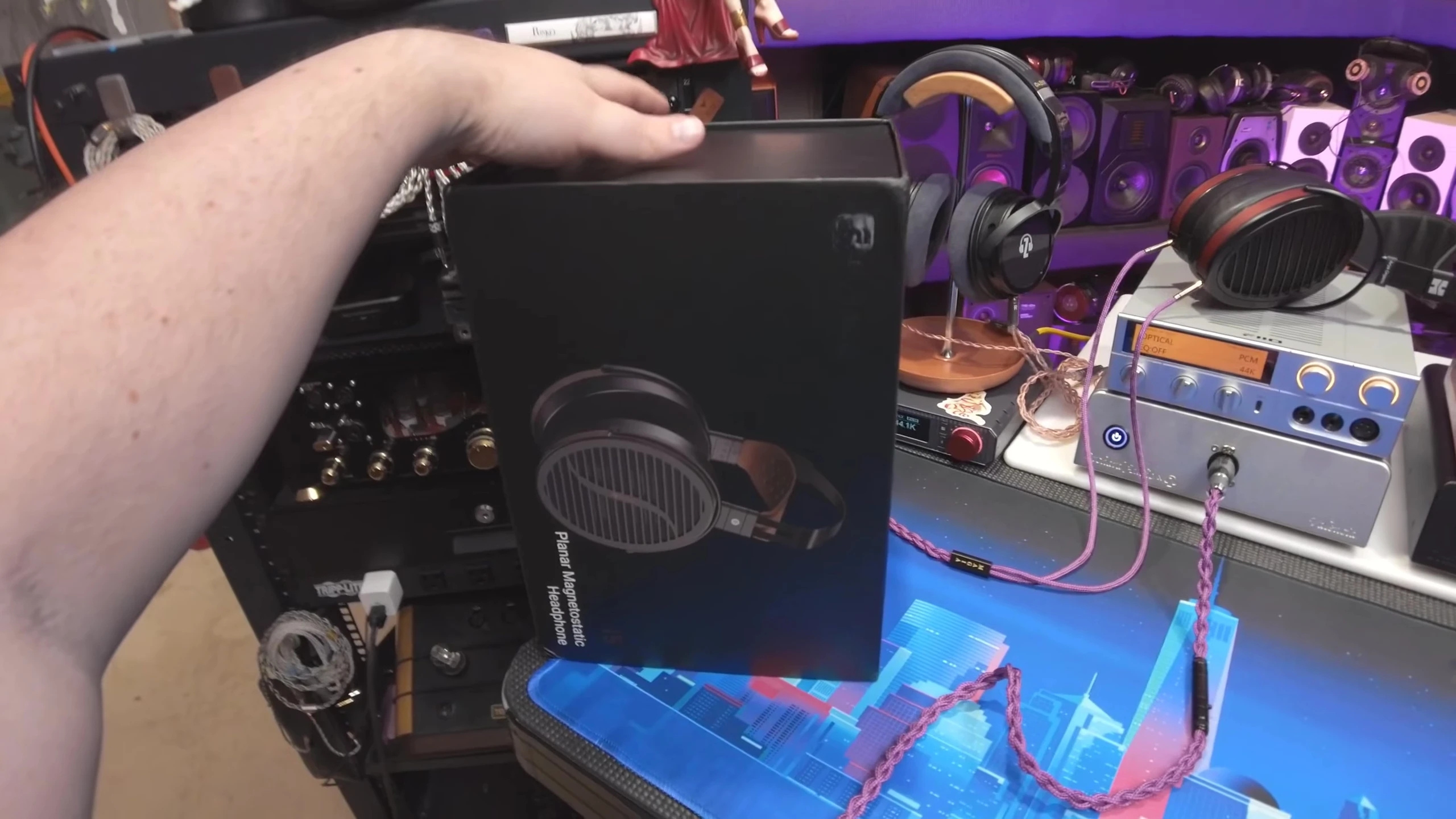 The large box containing the Fosi Audio i5 headphones.