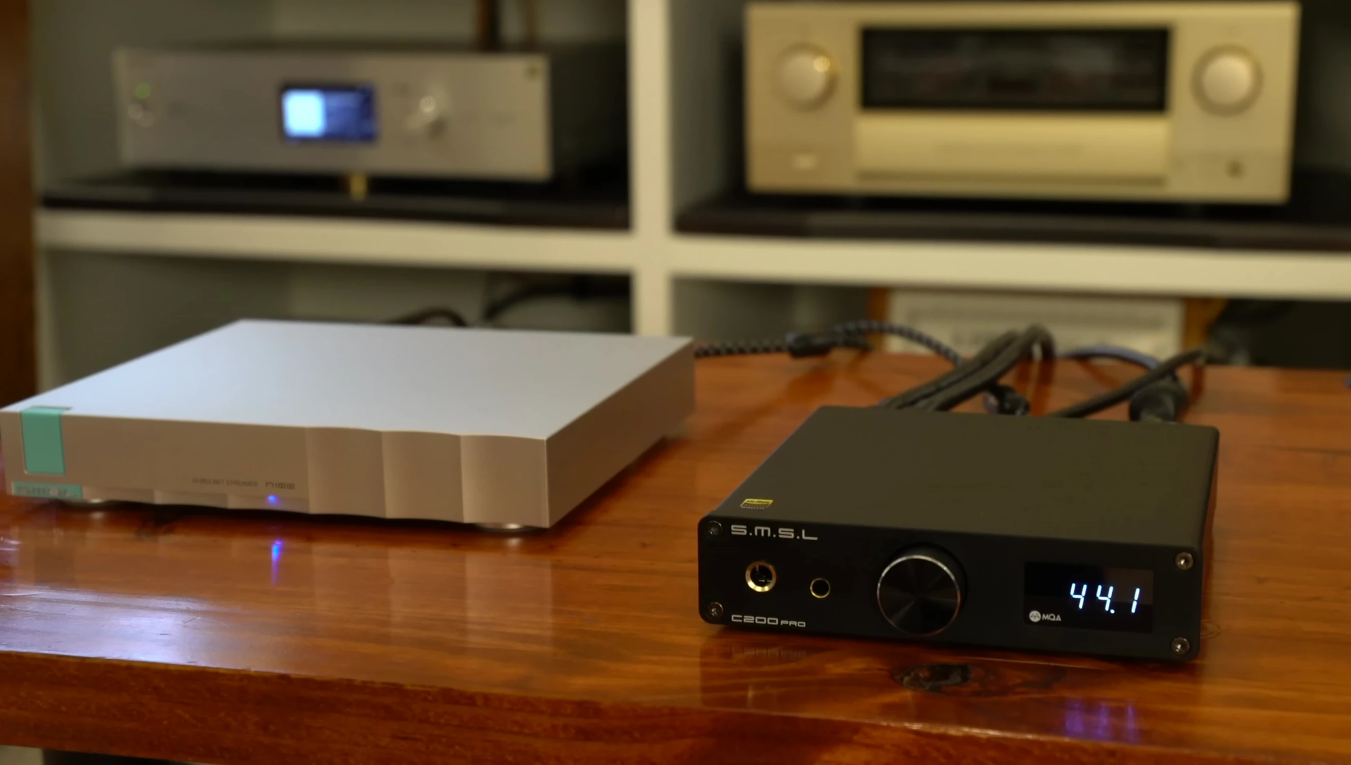 Image highlighting the 6.35mm and 4.4mm headphone outputs.