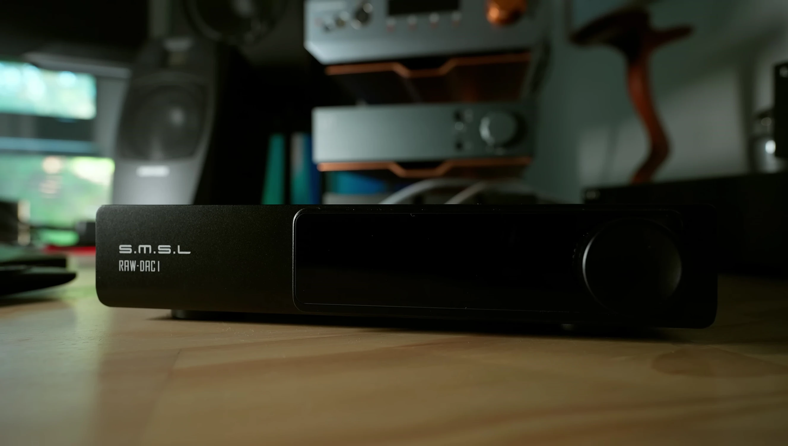 Side-by-side comparison of the TA-32 and the TA-20 Plus/SMSL SU-9 stack.