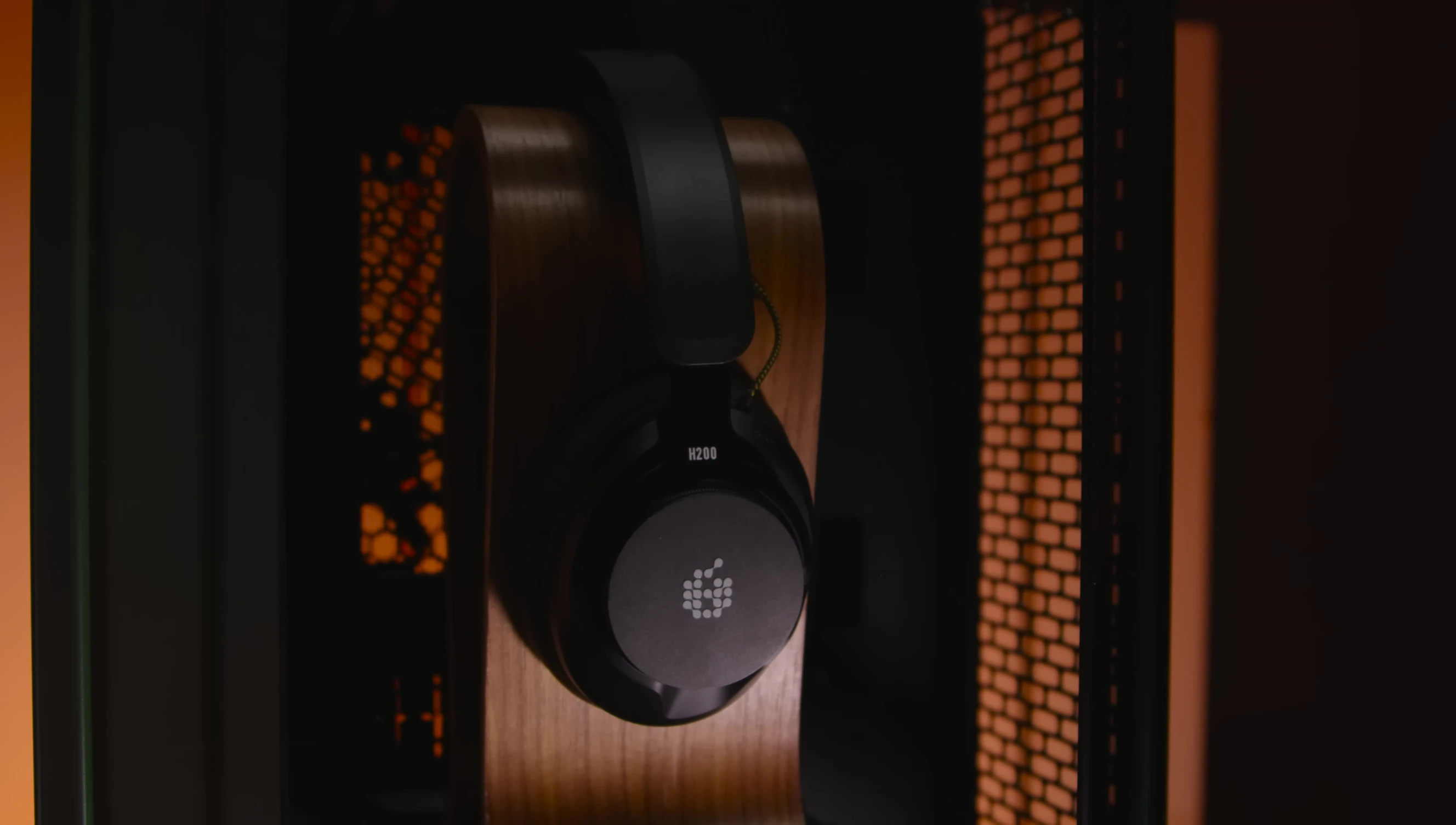 Final thoughts on the Atom H200 and its place within the market.