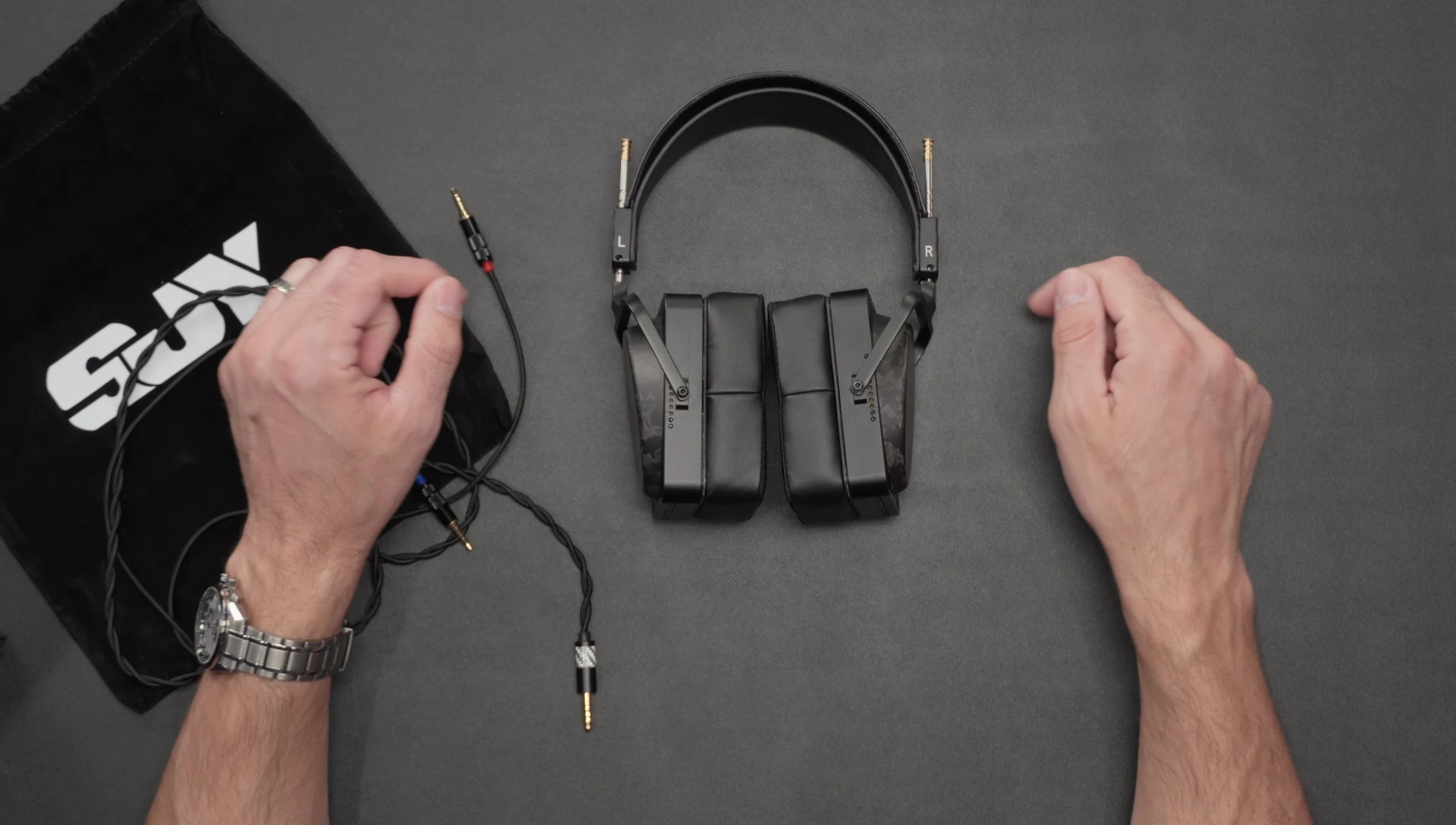 Close-up of the headphone's headband, showing the left/right markings.