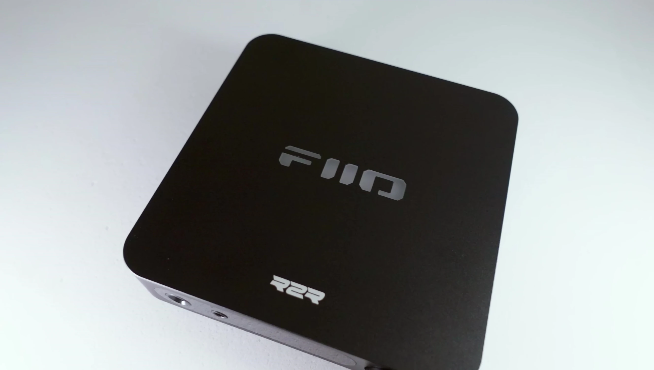 Image of the FiiO K11 R2 DAC and headphone amp.