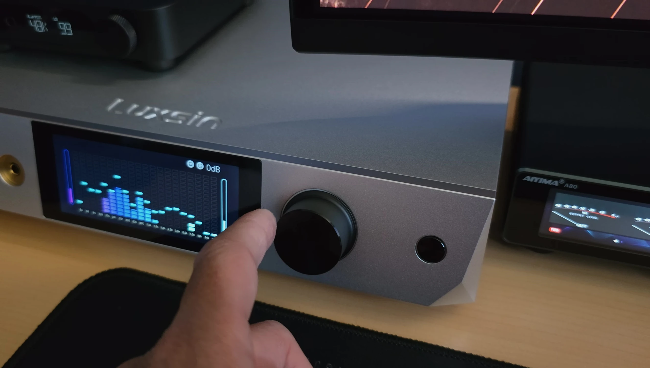 The volume knob and its tactile feedback