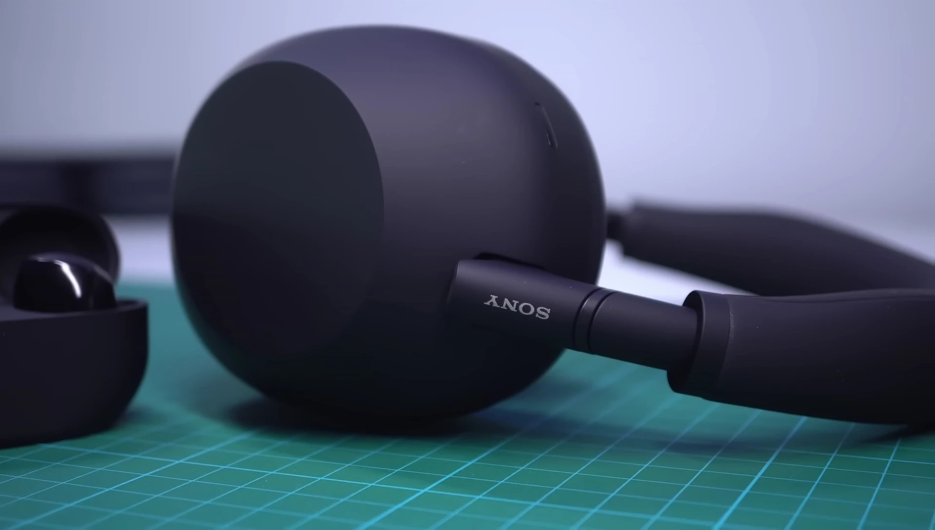 Image showing the Sony WH-1000XM6 headphones.
