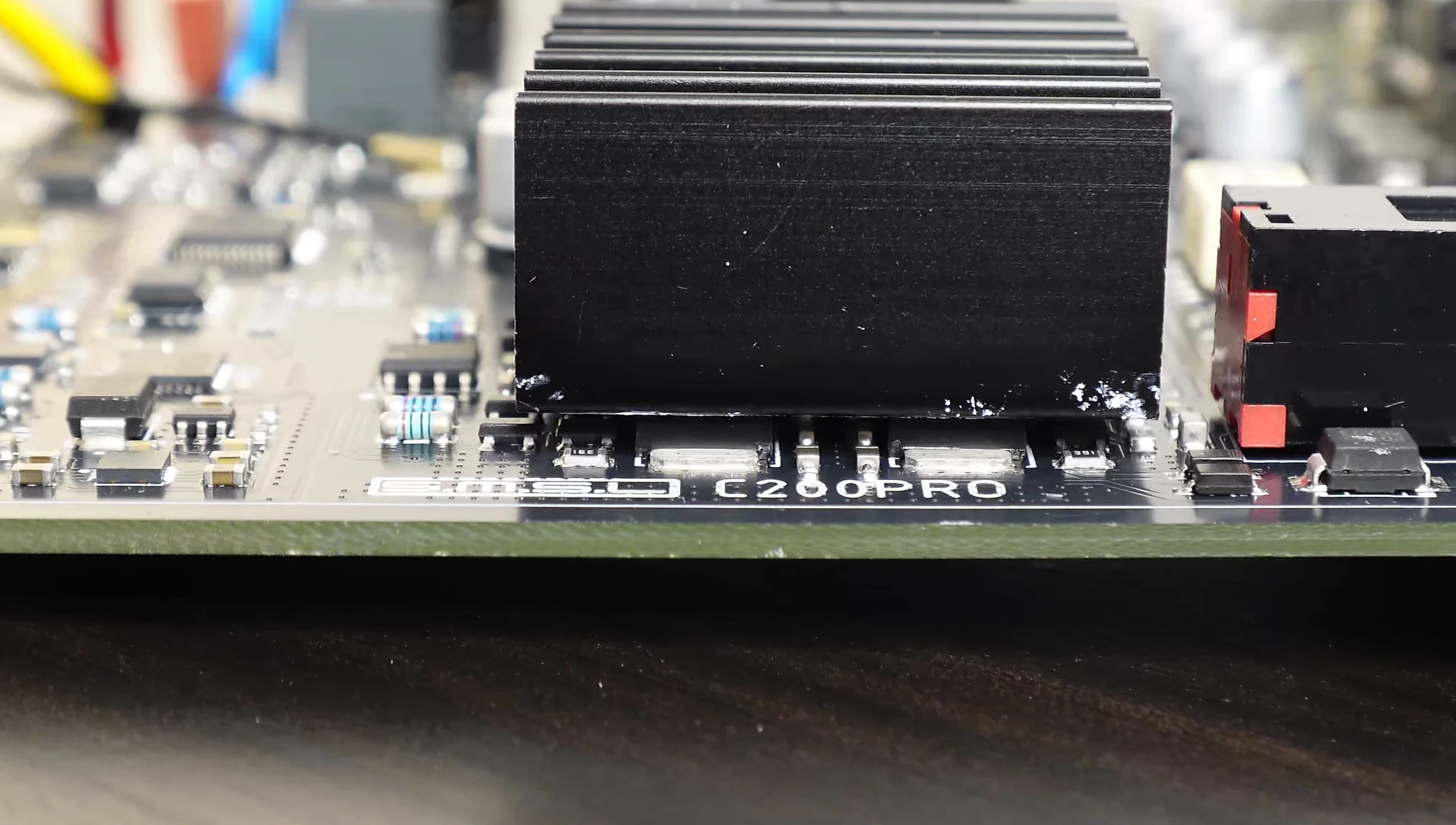 Headphone amplifier section highlighted