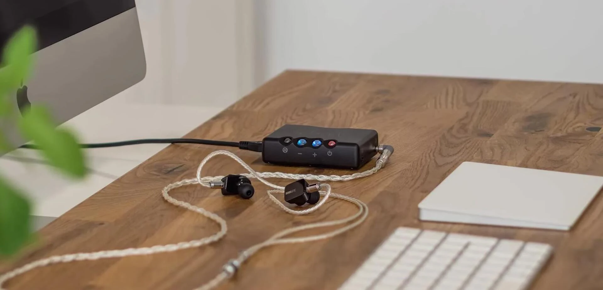 The Mojo 2 highlighting its portability