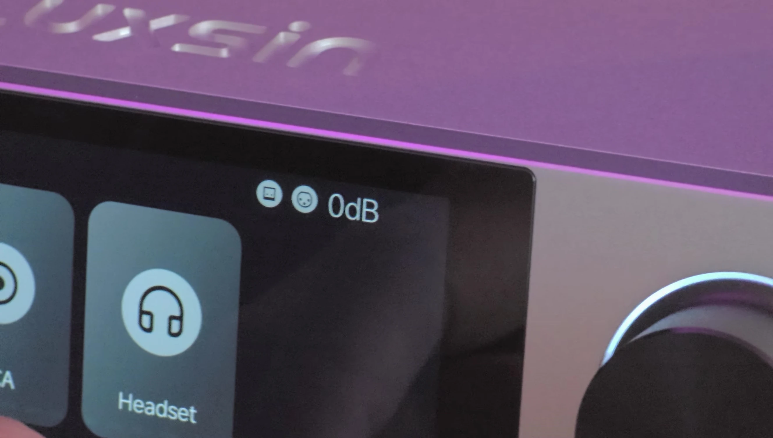 Screenshot of the Luxsin X9 volume display.