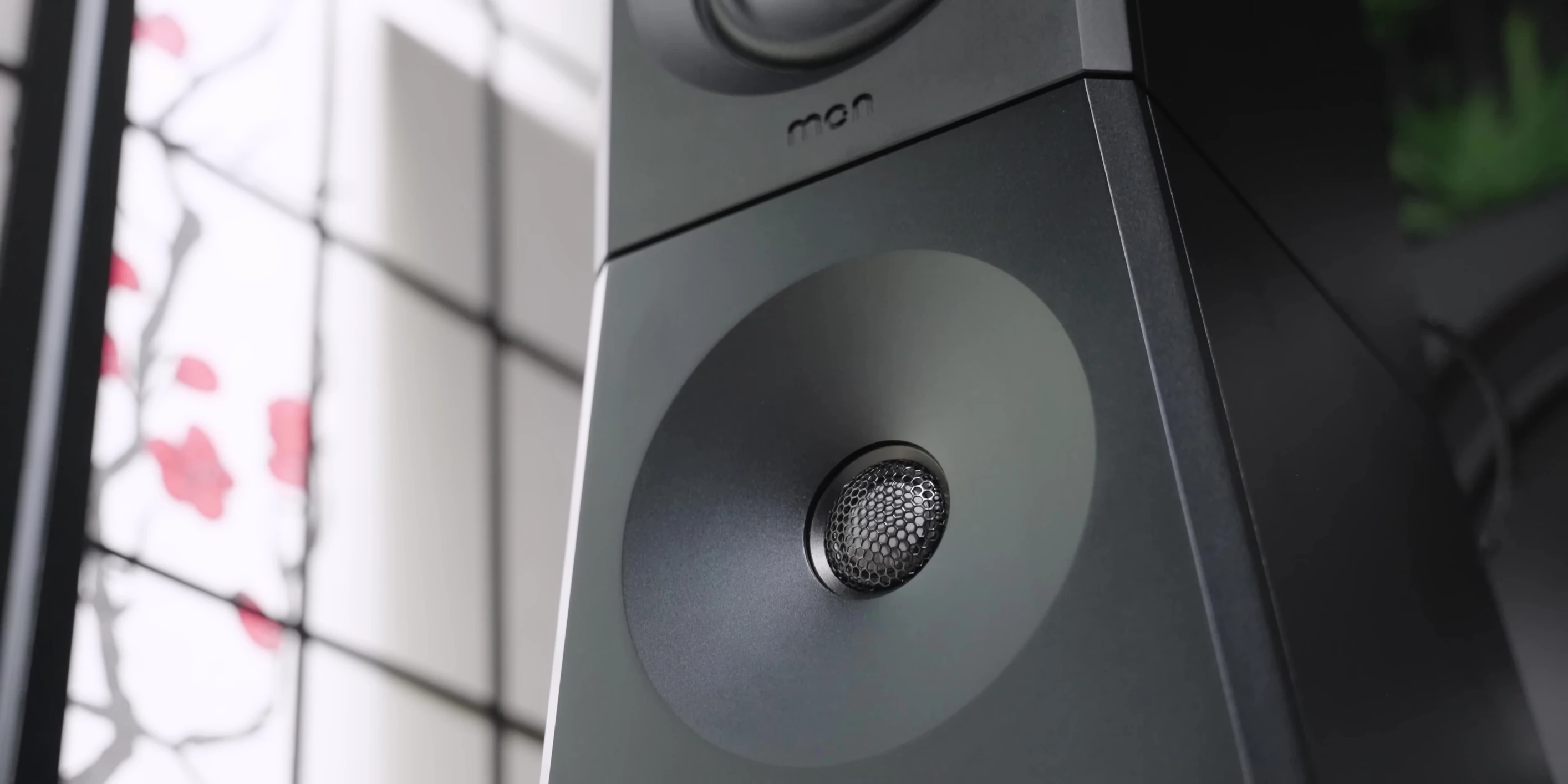 Close-up of the Burlium dome super tweeter