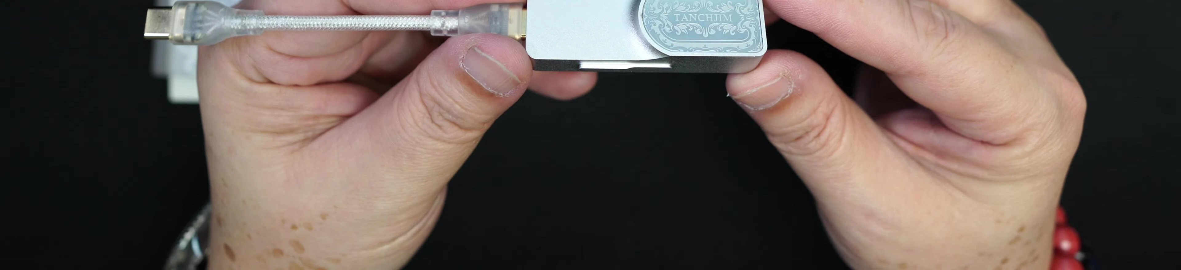 Close-up of the Tanchjim Luna's aluminum chassis