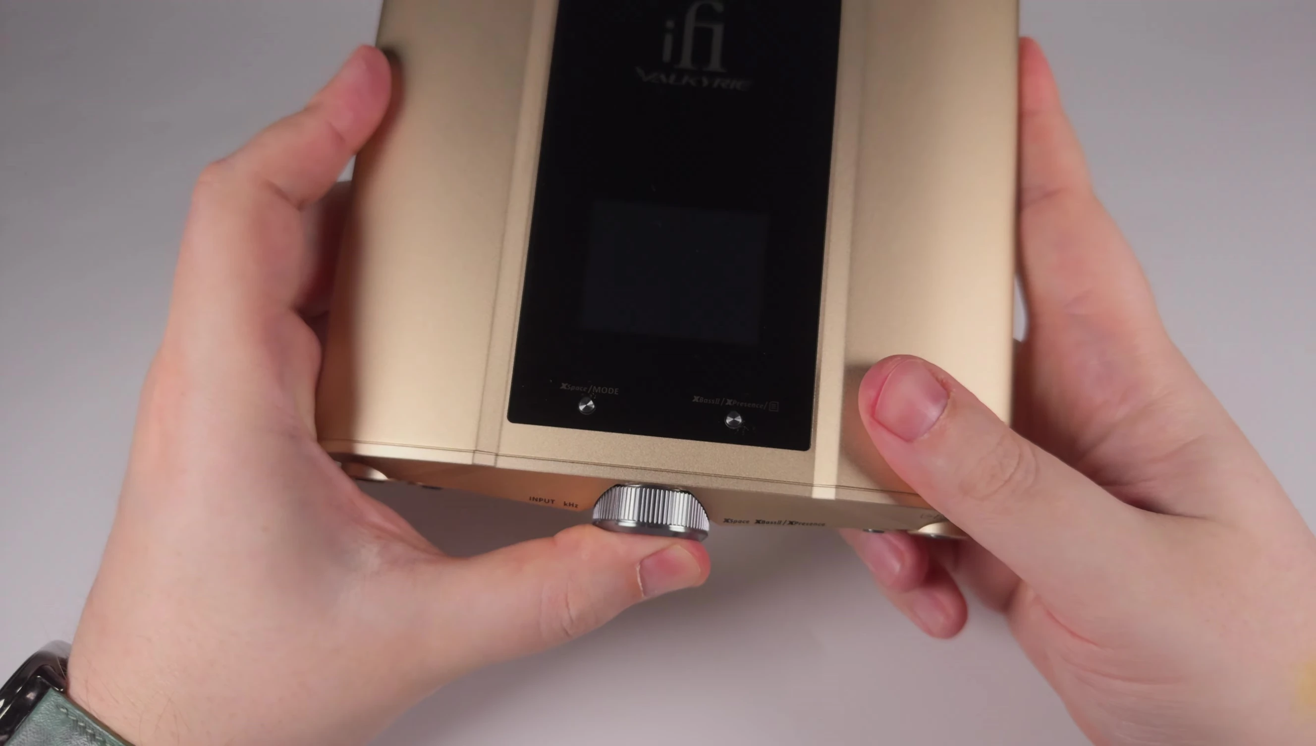 The central knob and buttons for controlling the iFi iDSD Valkyrie.
