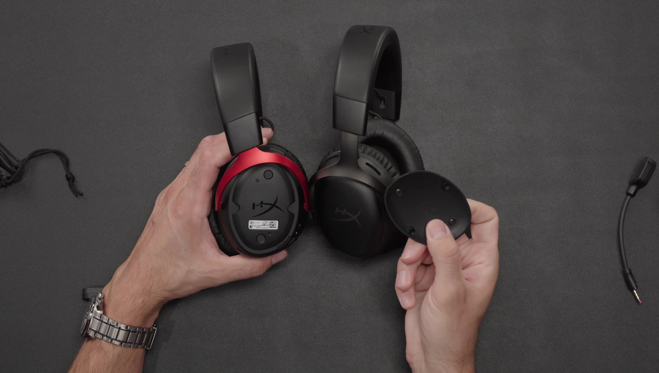 The removable magnetic plates on the HyperX Cloud III S Wireless headset