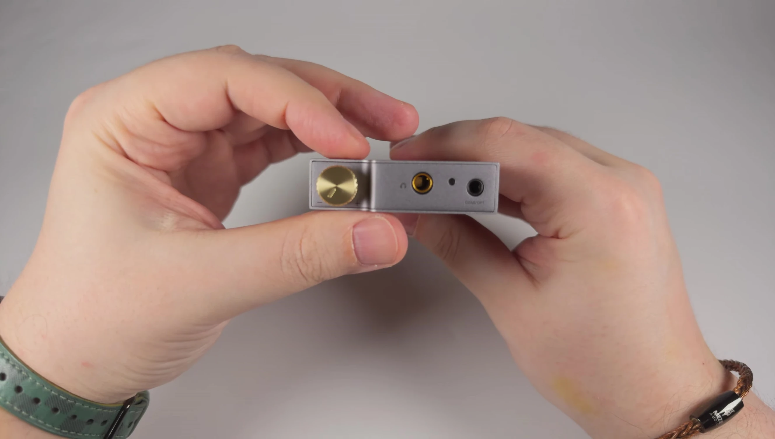 Volume knob and power switch