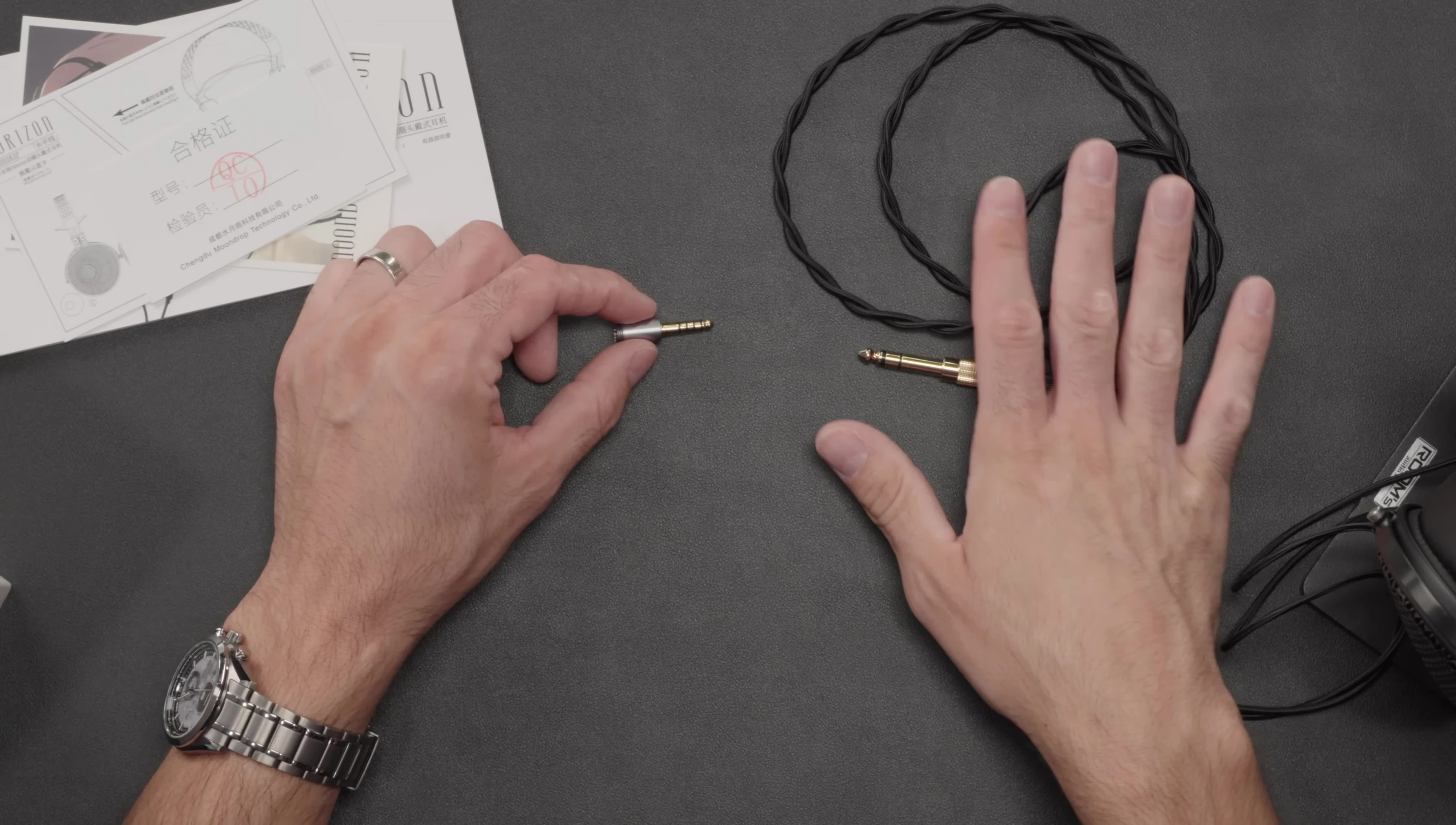 Removable cable termination on Moondrop Horizon