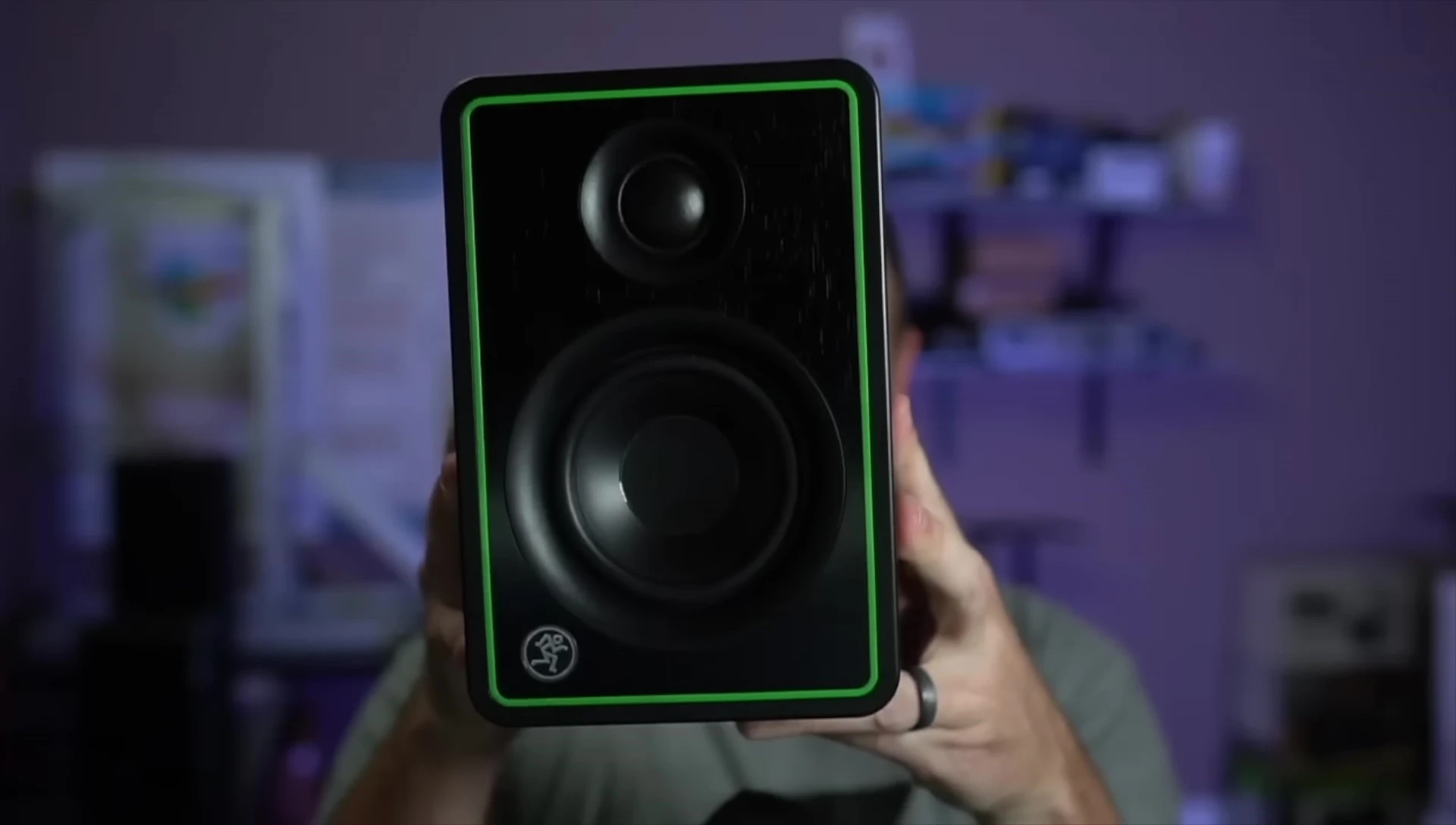 Visual representation of on-axis speaker placement.