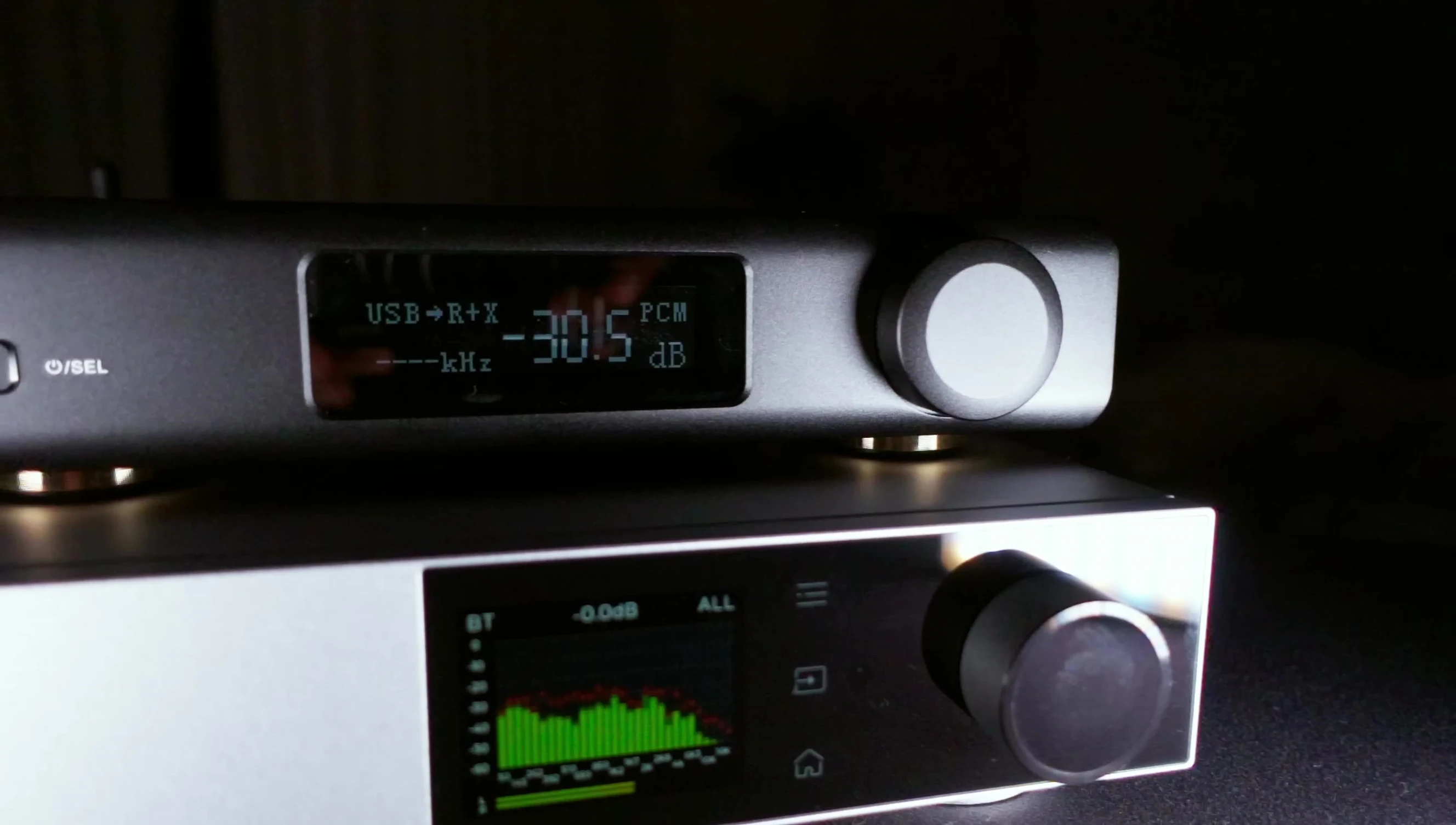 Screenshot illustrating the 1-bit decoding process of the D900 and its circuit elements.