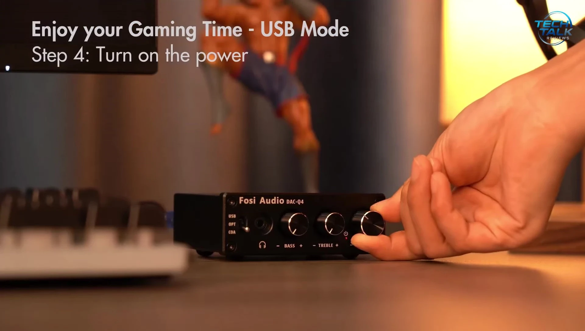 Showing the various input and output options on the Q4