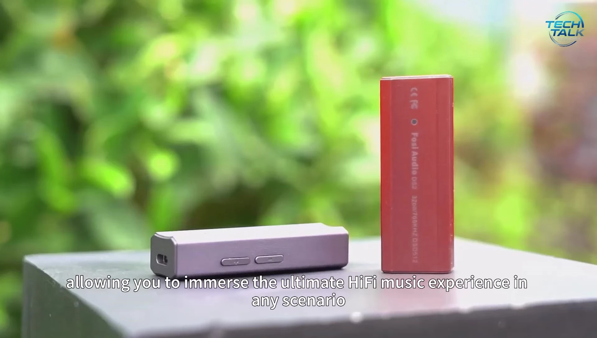 Highlighting the USB-C interface on the DS2