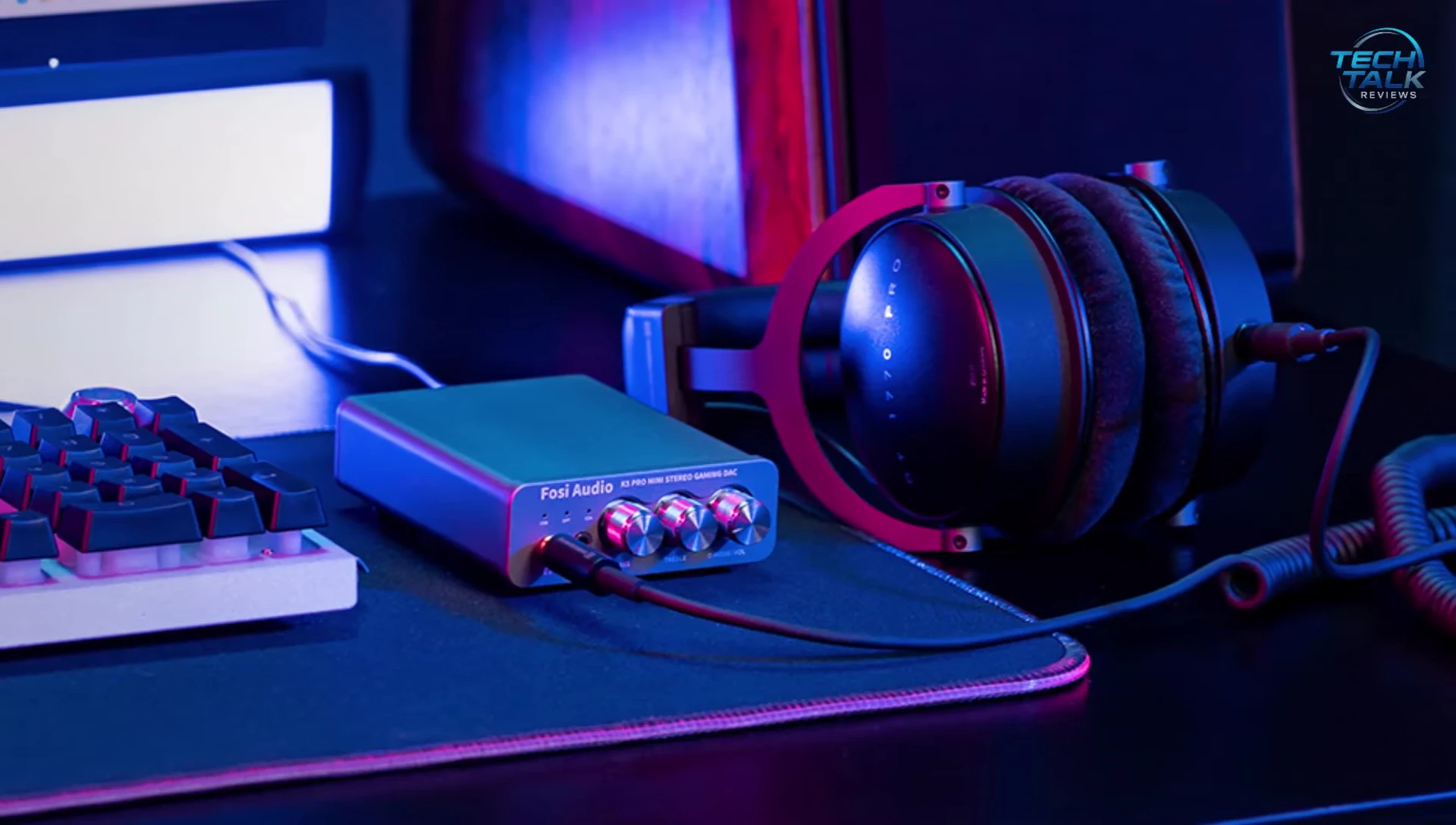The two-in-one USBC port for charging and audio input