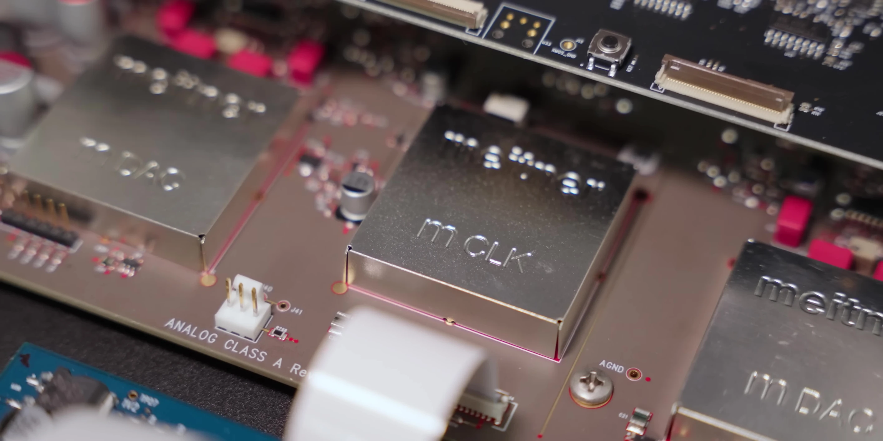 Another shot of the circuit board showcasing the close proximity of the DAC and clock.