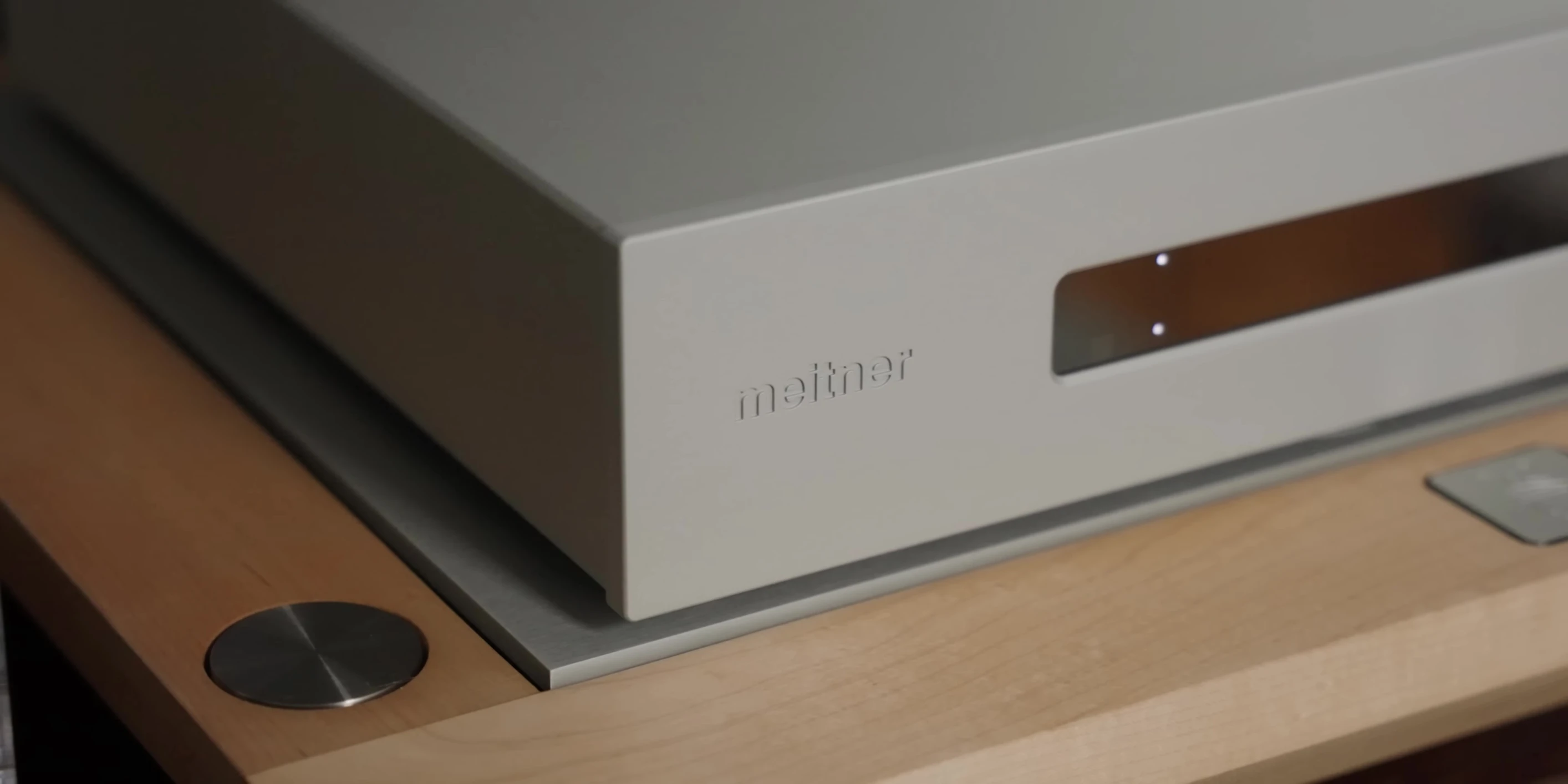 A wider shot of the MA3i, showcasing its size and overall aesthetic.
